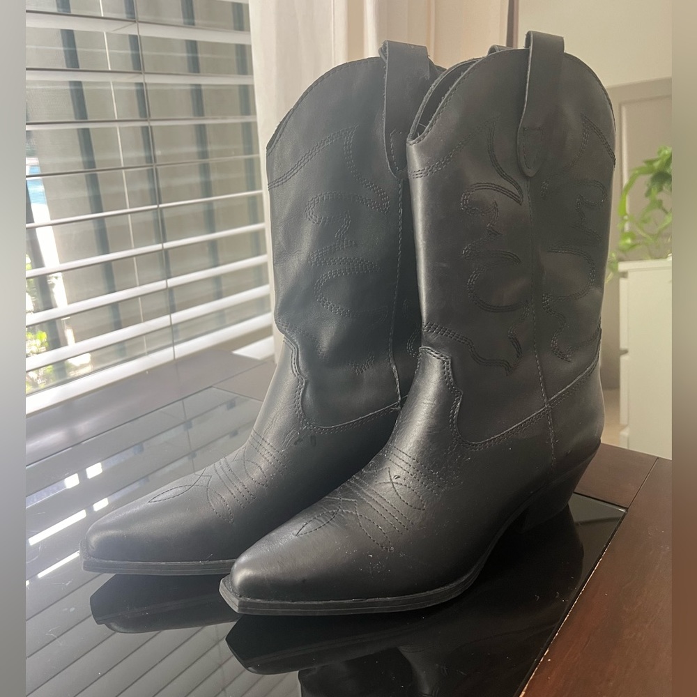 Steve Madden Women’s Black Leather Western Boot